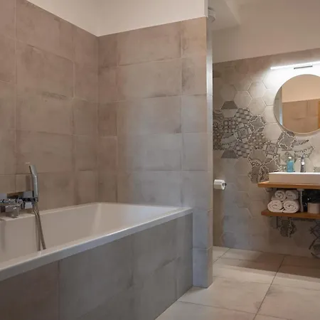Guest house Vlastovci Dum 3*